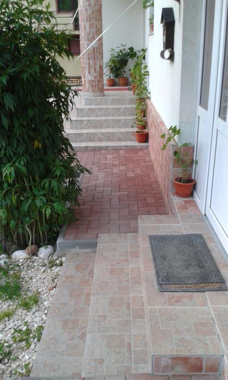 Pension Piatra Craiului โมเอเชอ เด จอส ภายนอก รูปภาพ