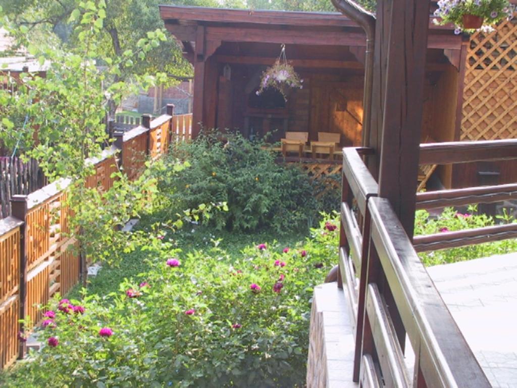Pension Piatra Craiului โมเอเชอ เด จอส ภายนอก รูปภาพ