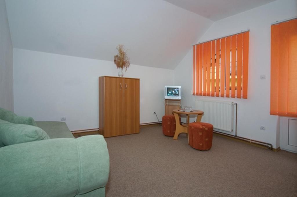 Pension Piatra Craiului โมเอเชอ เด จอส ห้อง รูปภาพ