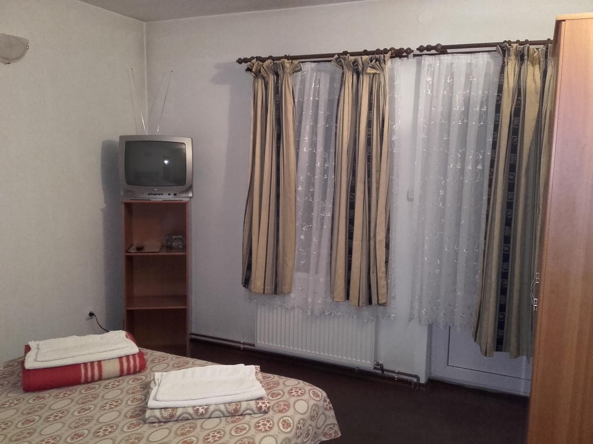 Pension Piatra Craiului โมเอเชอ เด จอส ภายนอก รูปภาพ