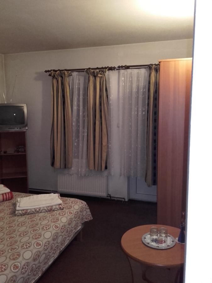 Pension Piatra Craiului โมเอเชอ เด จอส ภายนอก รูปภาพ