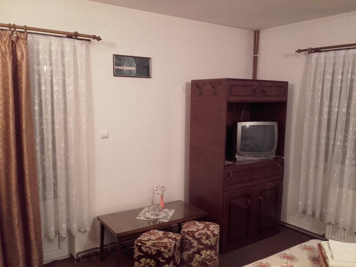 Pension Piatra Craiului โมเอเชอ เด จอส ภายนอก รูปภาพ
