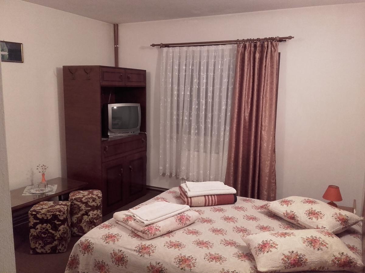 Pension Piatra Craiului โมเอเชอ เด จอส ภายนอก รูปภาพ